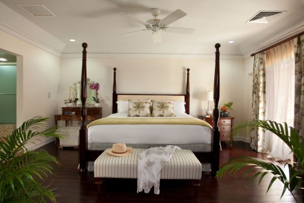 Grand Luxury Oceanfront Rooms & Junior Suites